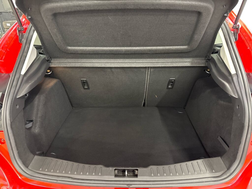 Ford Focus 2018 Punainen