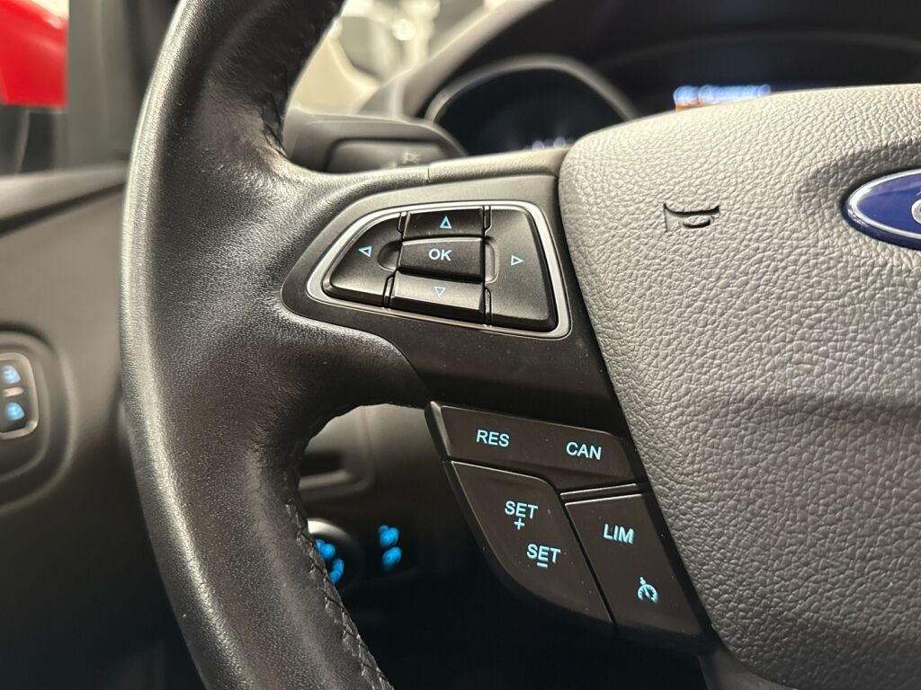 Ford Focus 2018 Punainen