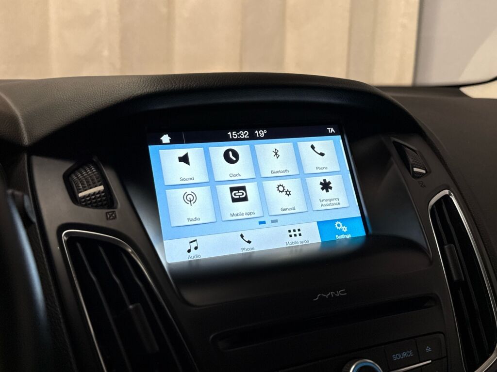 Ford Focus 2018 Punainen