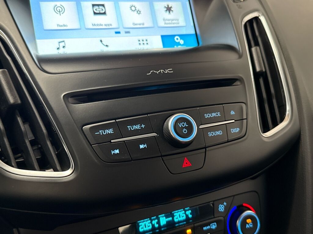 Ford Focus 2018 Punainen