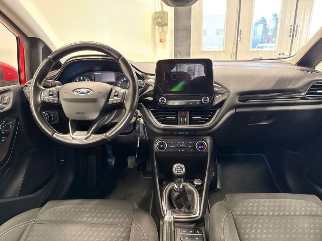 Ford Fiesta 2018 Punainen