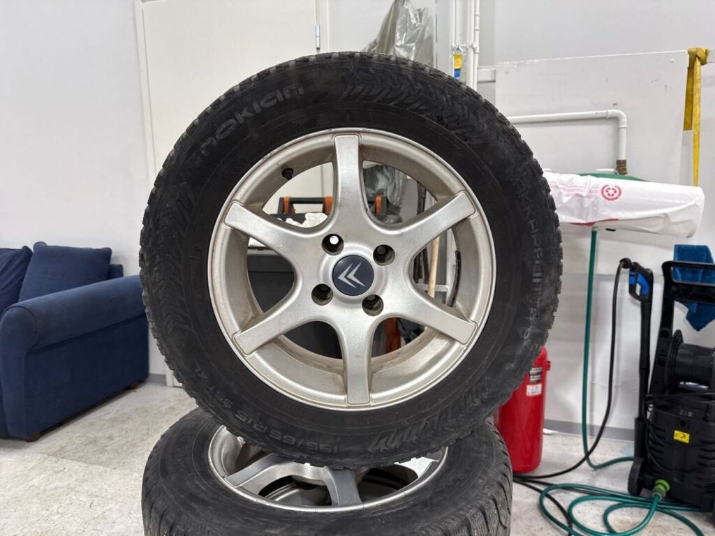 Ford Fiesta 2018 Punainen
