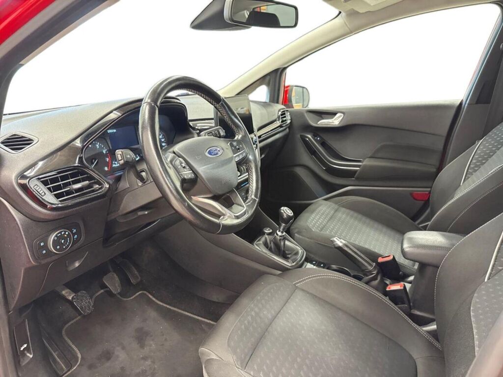 Ford Fiesta 2018 Punainen