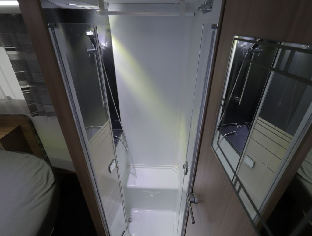 Adria Coral S 670 SC 2018 Valkoinen