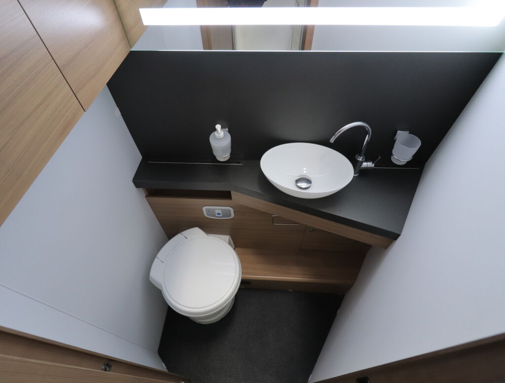 Adria Coral S 670 SC 2018 Valkoinen