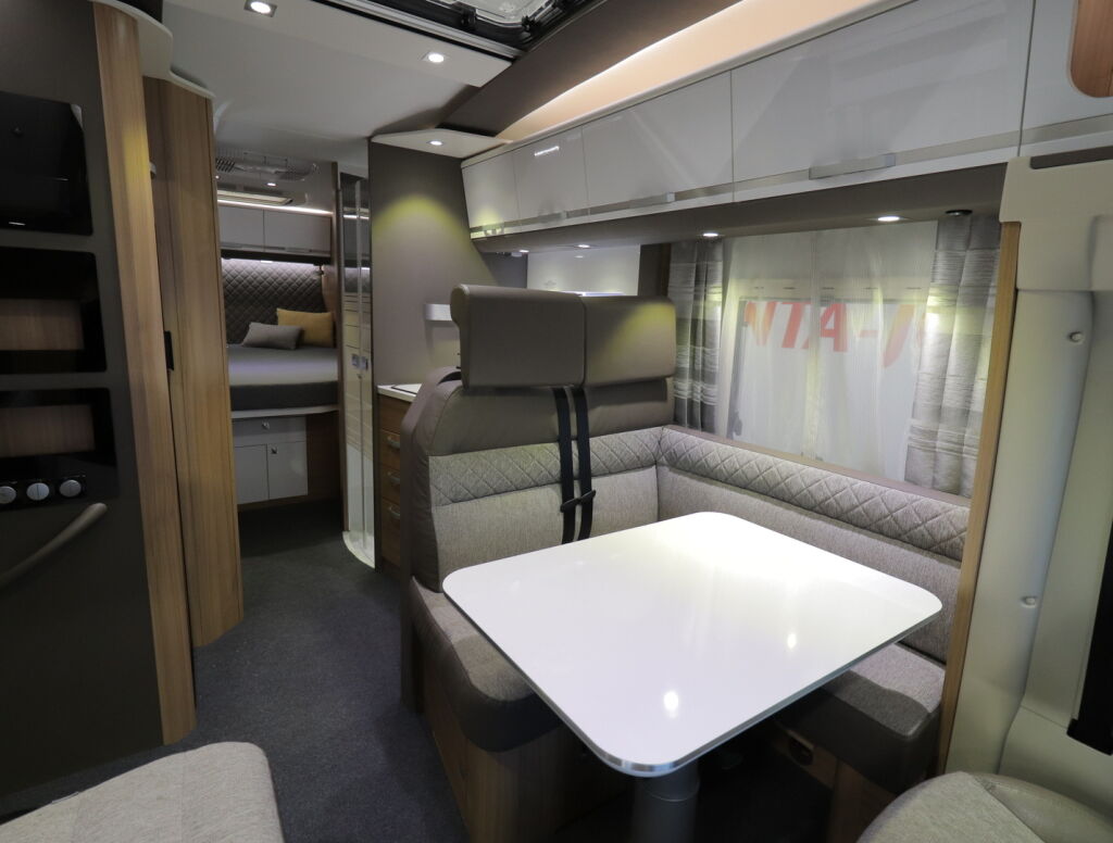 Adria Coral S 670 SC 2018 Valkoinen