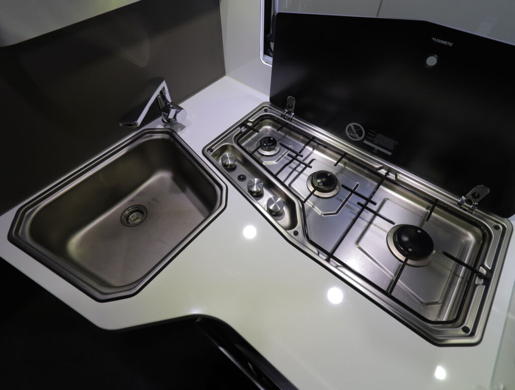 Adria Coral S 670 SC 2018 Valkoinen