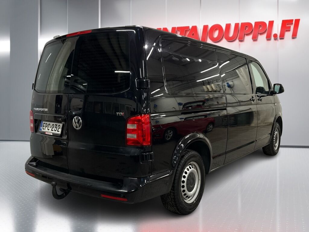 Volkswagen Transporter 2018 Musta