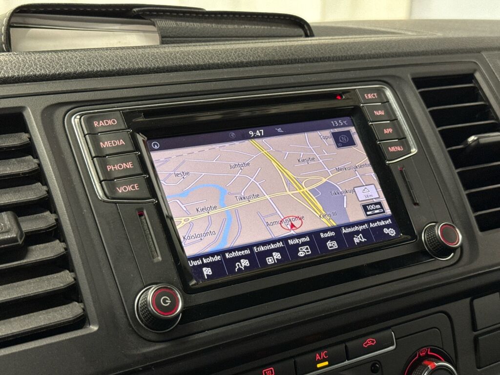 Volkswagen Transporter 2018 Musta