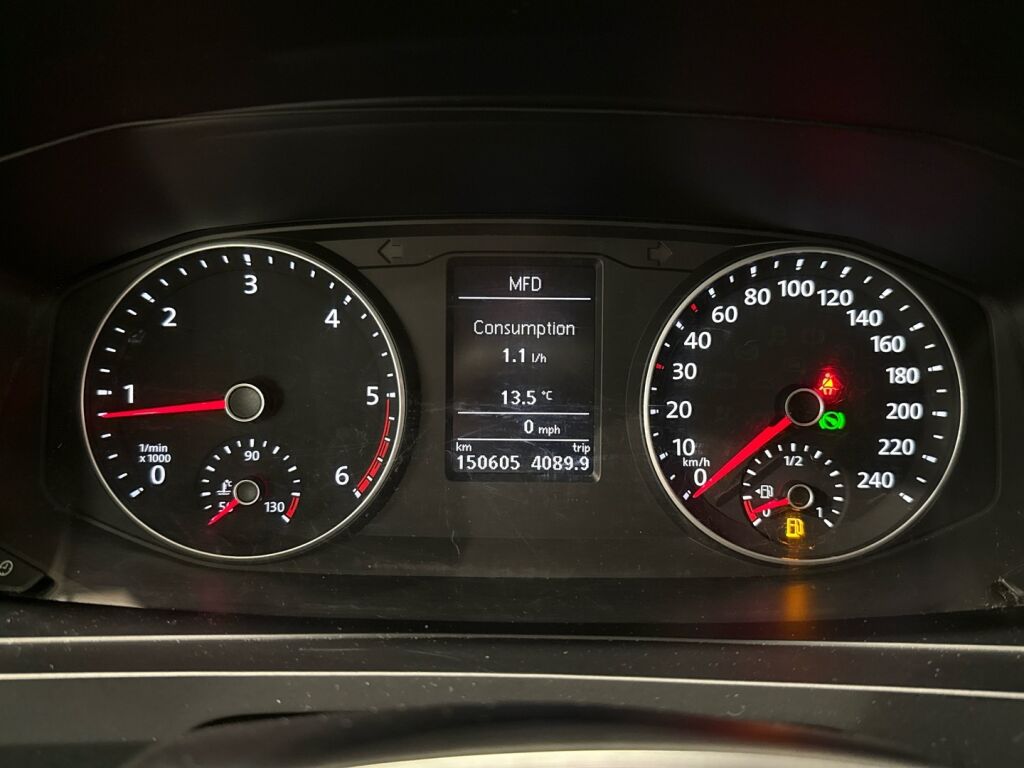 Volkswagen Transporter 2018 Musta