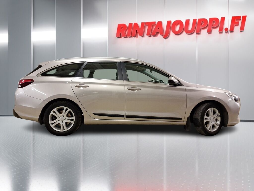 Hyundai i30 Wagon 2018 Ruskea (beige)