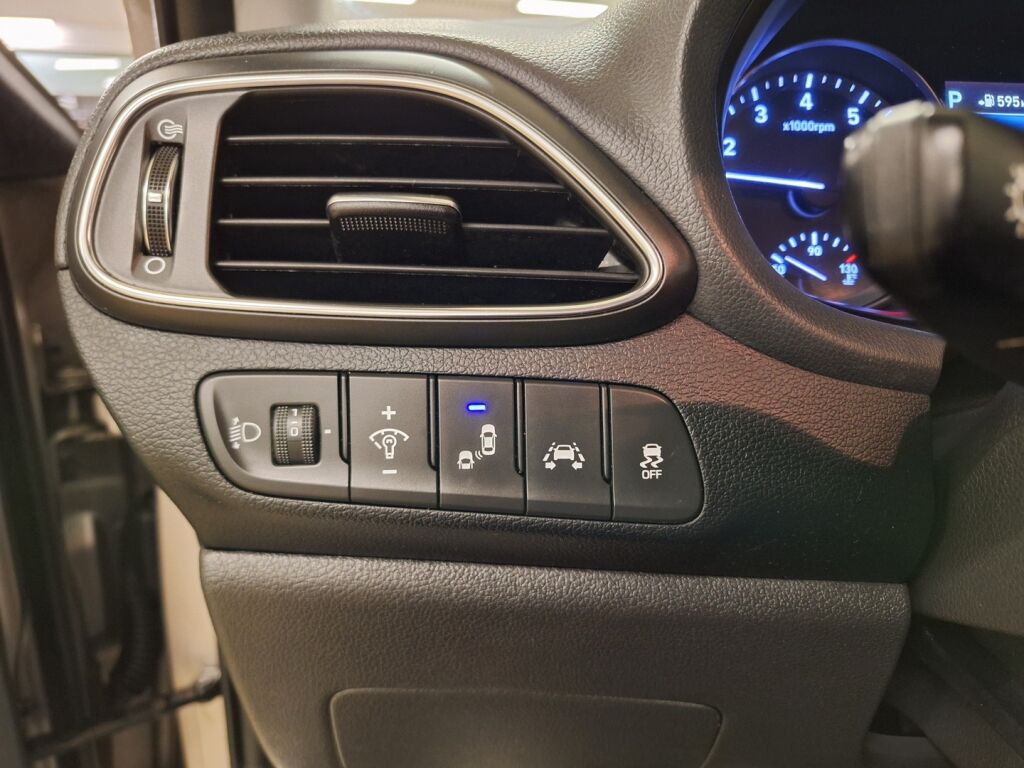 Hyundai i30 Wagon 2018 Ruskea (beige)