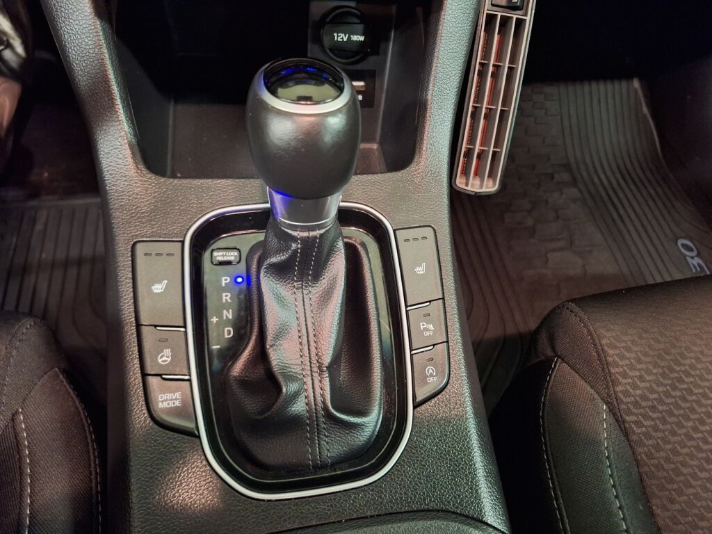 Hyundai i30 Wagon 2018 Ruskea (beige)