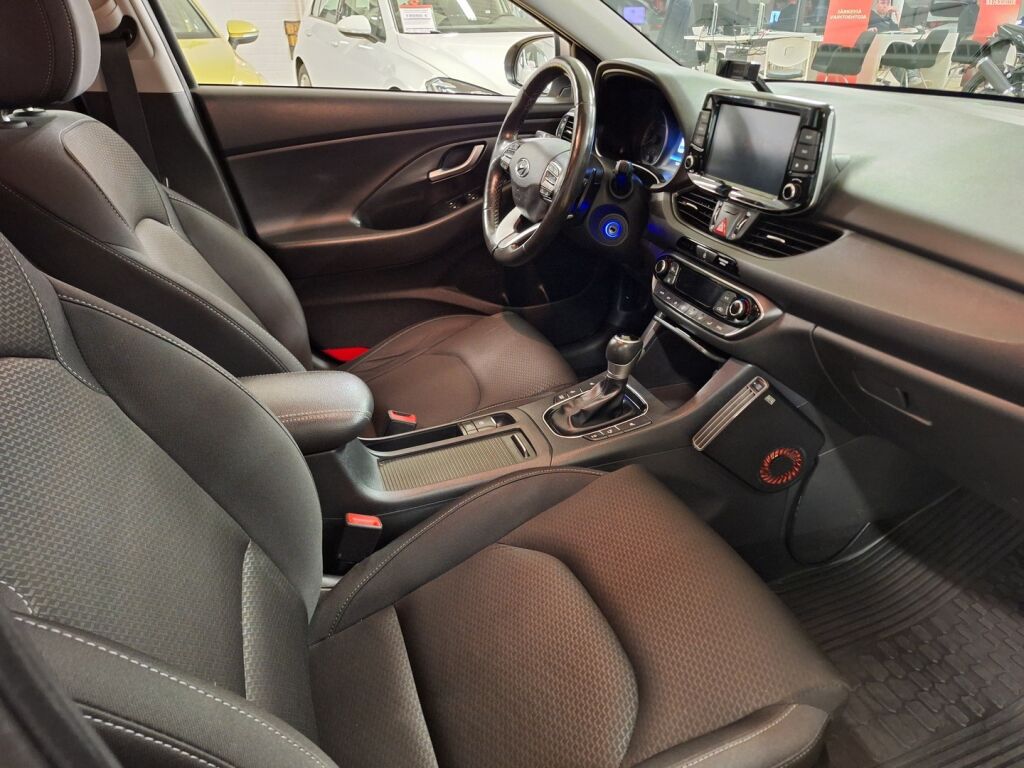 Hyundai i30 Wagon 2018 Ruskea (beige)