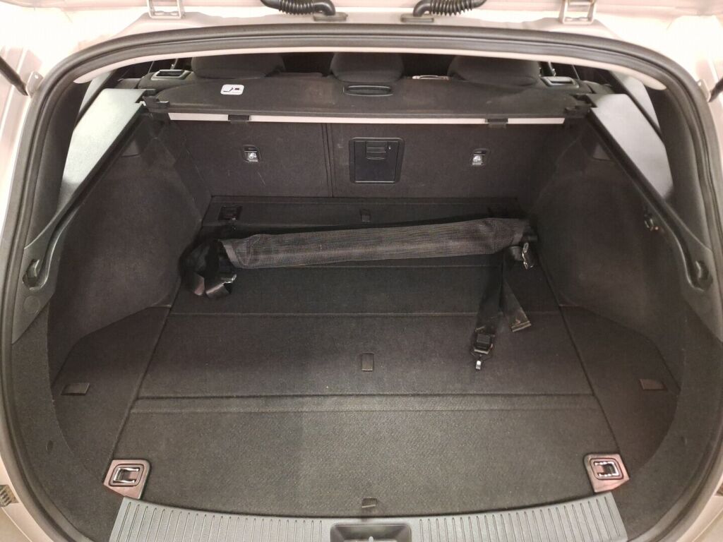 Hyundai i30 Wagon 2018 Ruskea (beige)