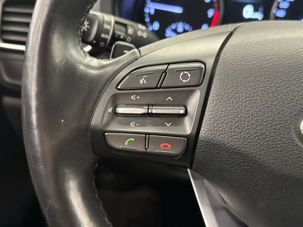 Hyundai i30 Wagon 2018 Punainen