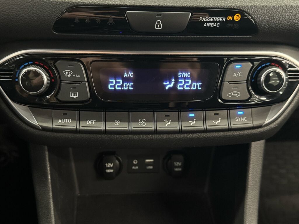 Hyundai i30 Wagon 2018 Punainen