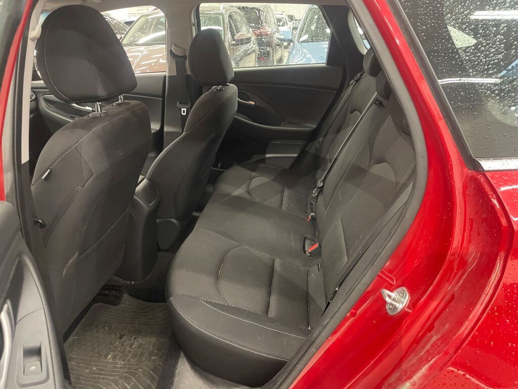 Hyundai i30 Wagon 2018 Punainen