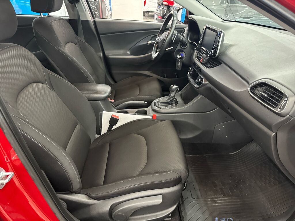 Hyundai i30 Wagon 2018 Punainen