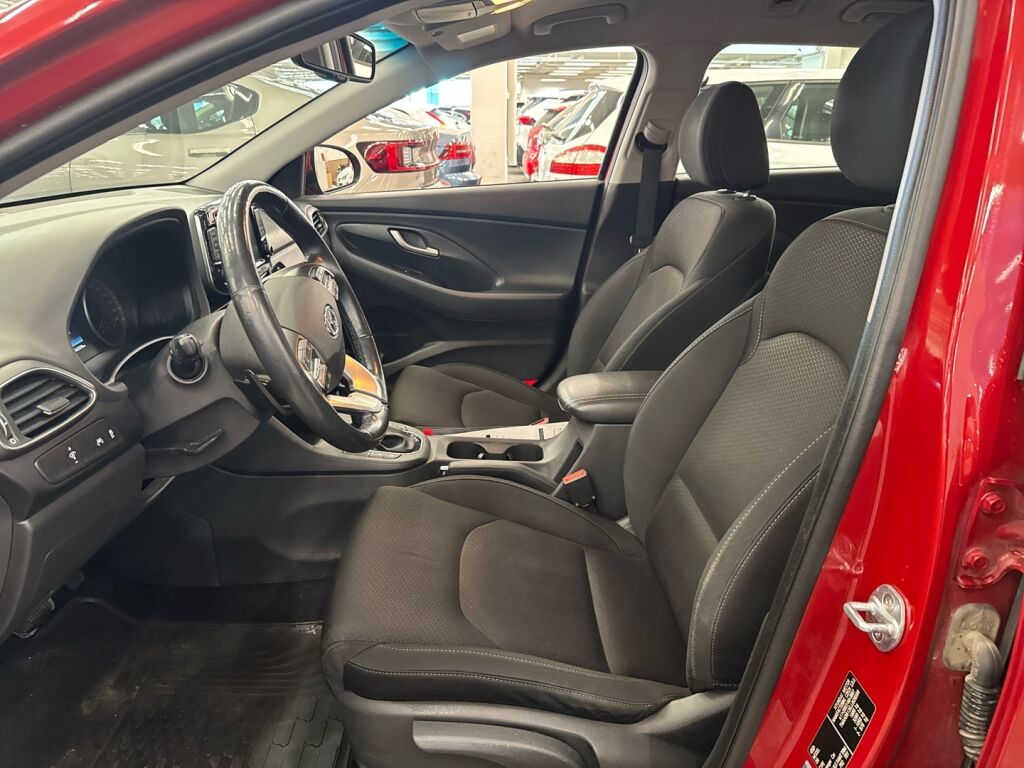 Hyundai i30 Wagon 2018 Punainen