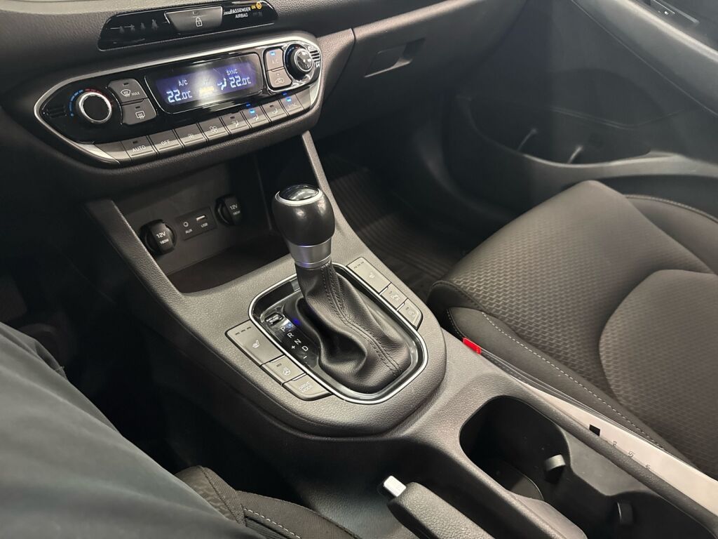 Hyundai i30 Wagon 2018 Punainen