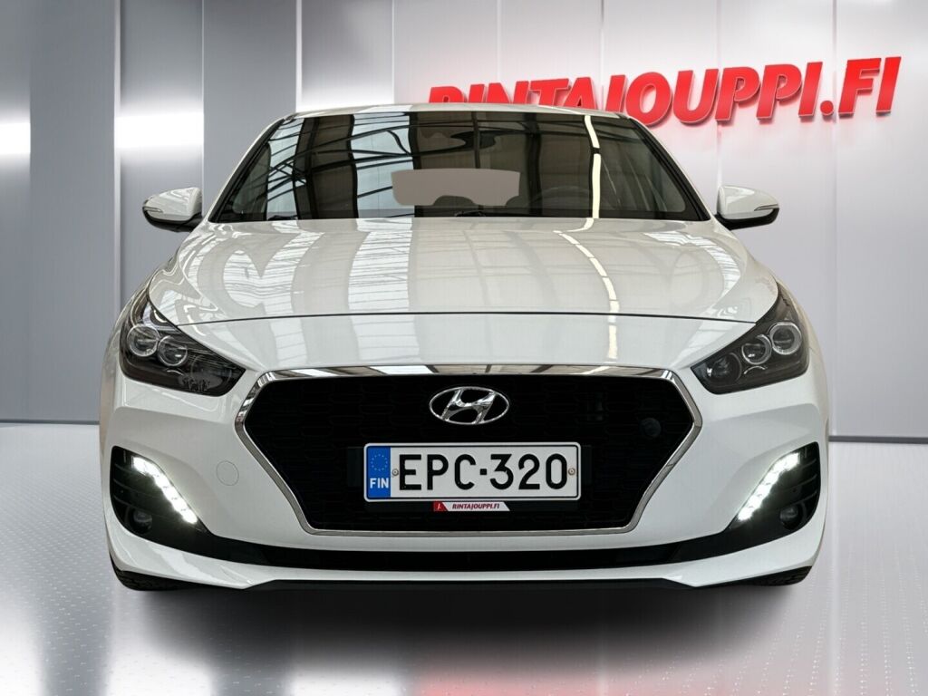 Hyundai i30 Fastback 2018 Valkoinen