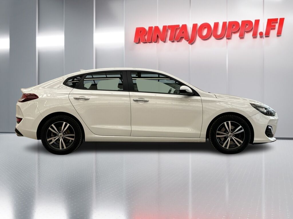 Hyundai i30 Fastback 2018 Valkoinen