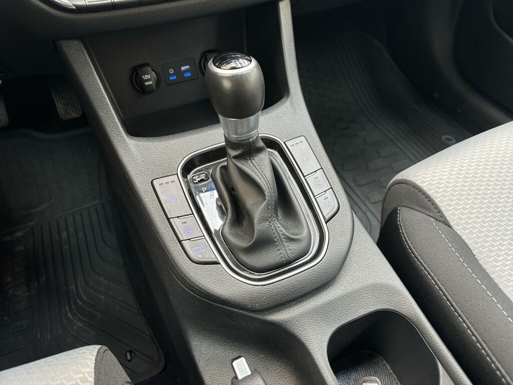 Hyundai i30 Fastback 2018 Valkoinen