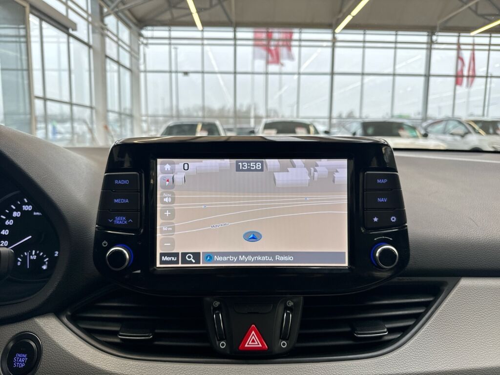 Hyundai i30 Fastback 2018 Valkoinen