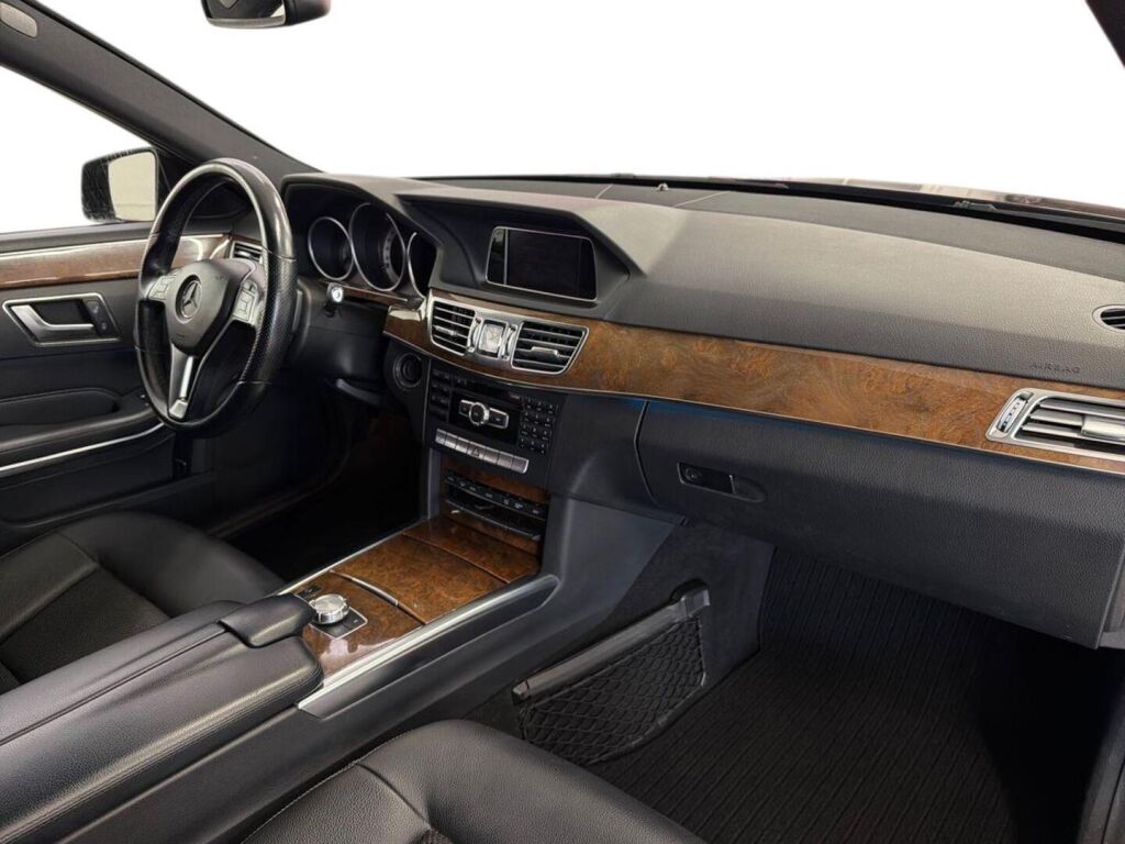 Mercedes-Benz E 2013 Musta