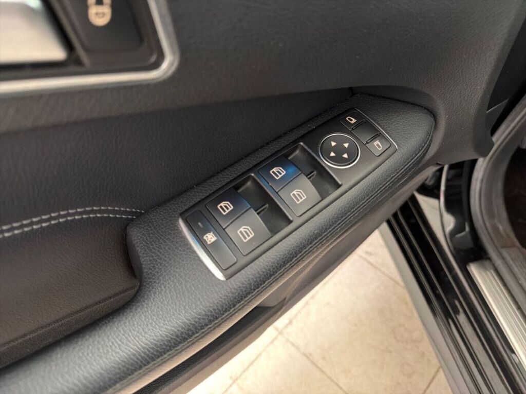Mercedes-Benz E 2013 Musta