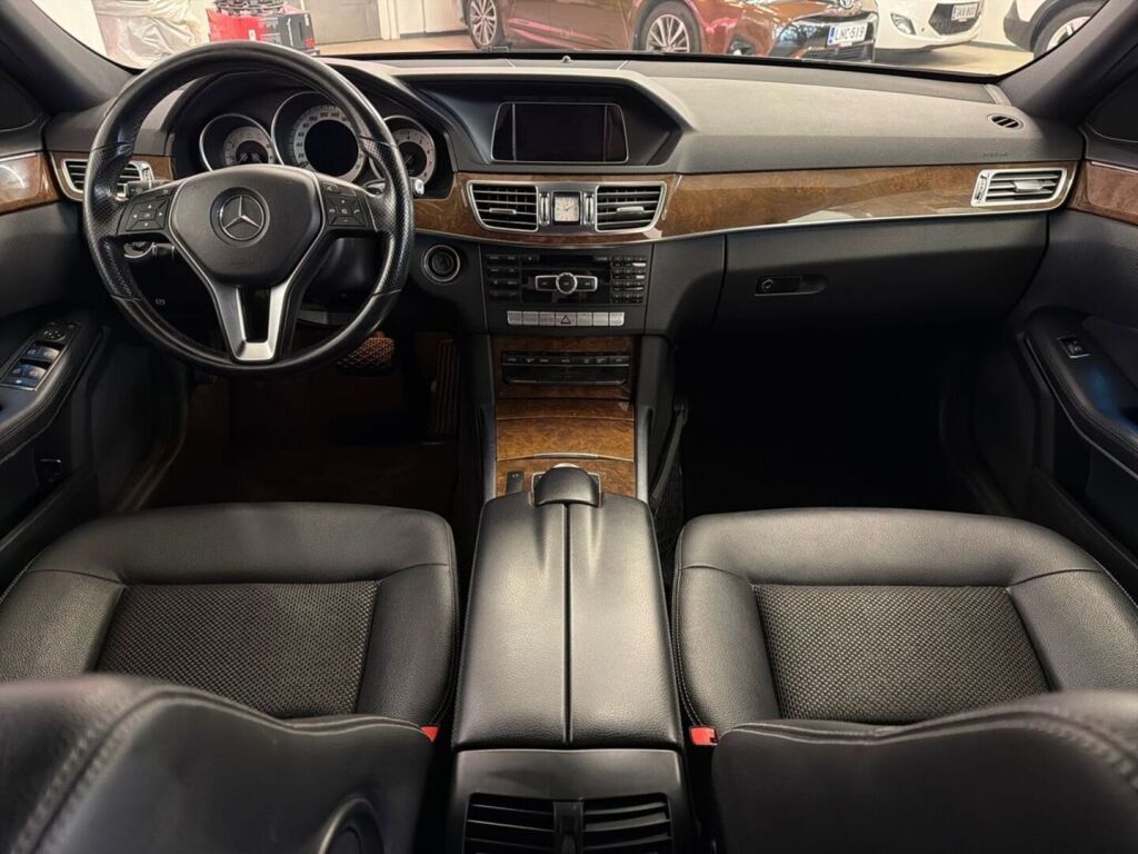 Mercedes-Benz E 2013 Musta