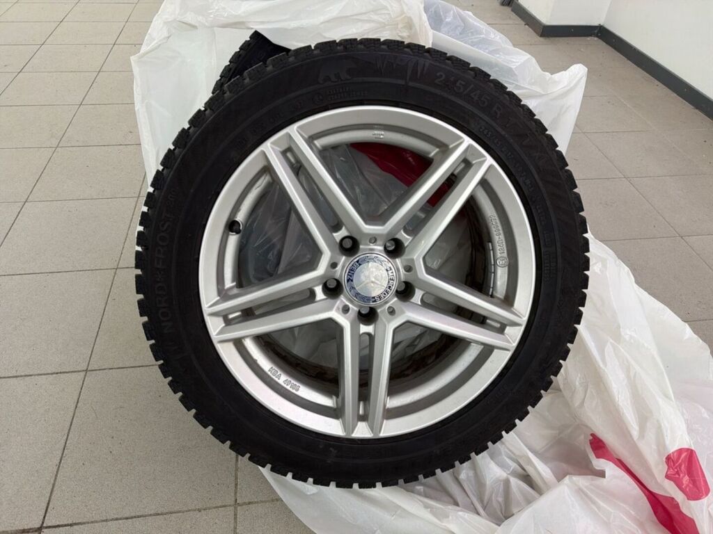 Mercedes-Benz E 2013 Musta