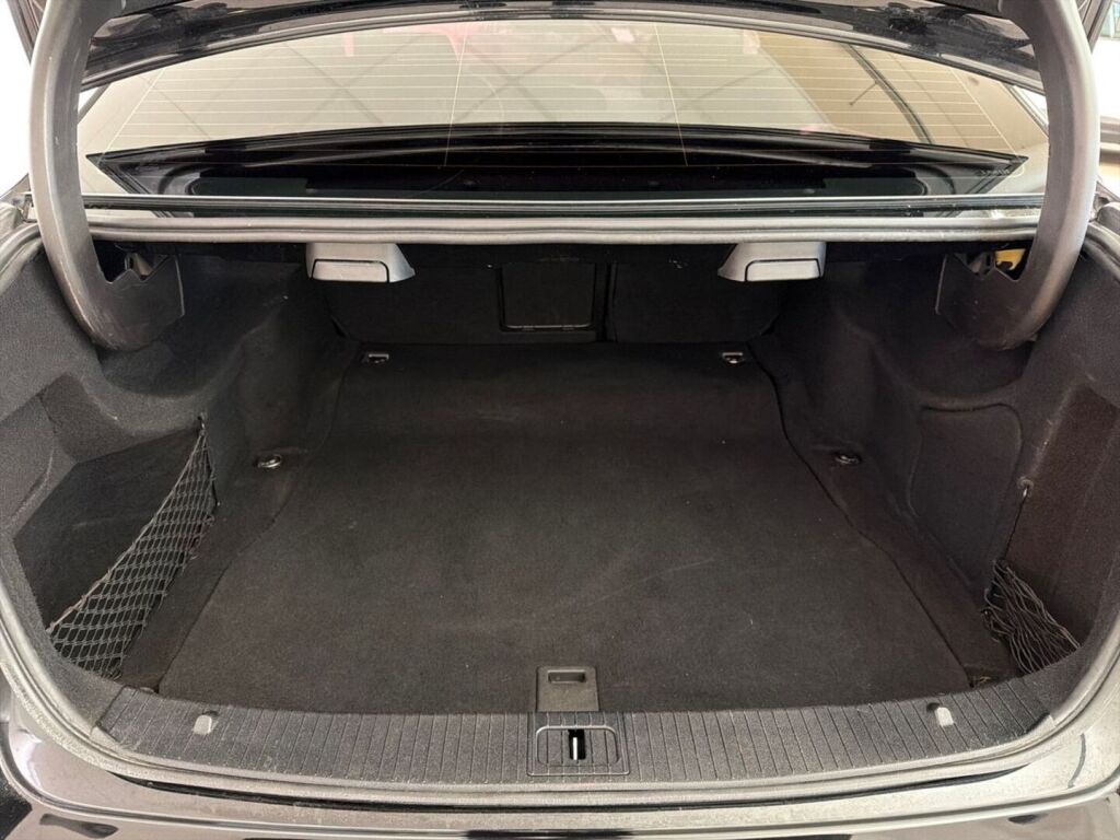 Mercedes-Benz E 2013 Musta