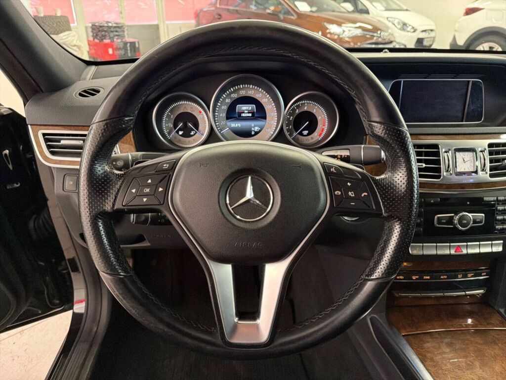 Mercedes-Benz E 2013 Musta