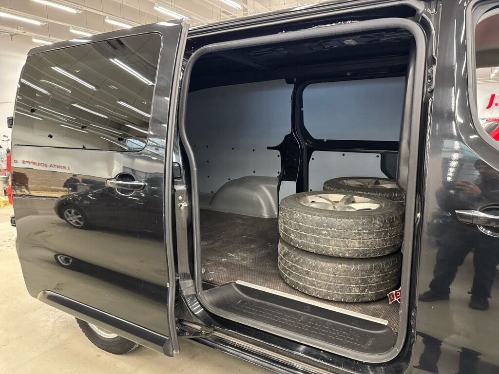 Toyota Proace 2018 Musta