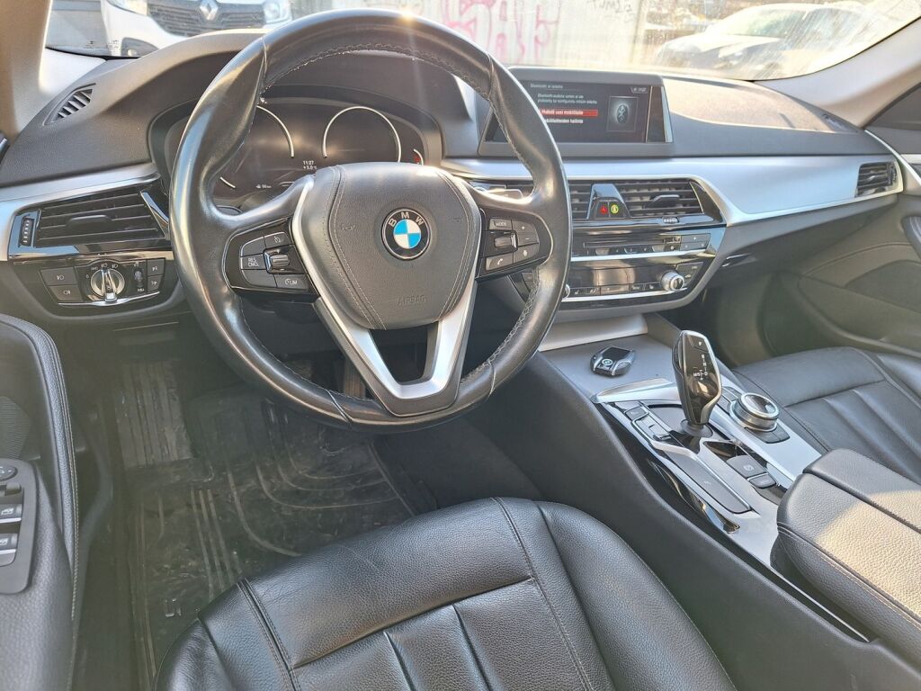 BMW 520 2019 Musta