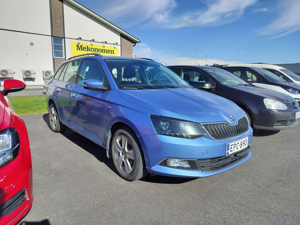 Skoda Fabia 2018 Sininen