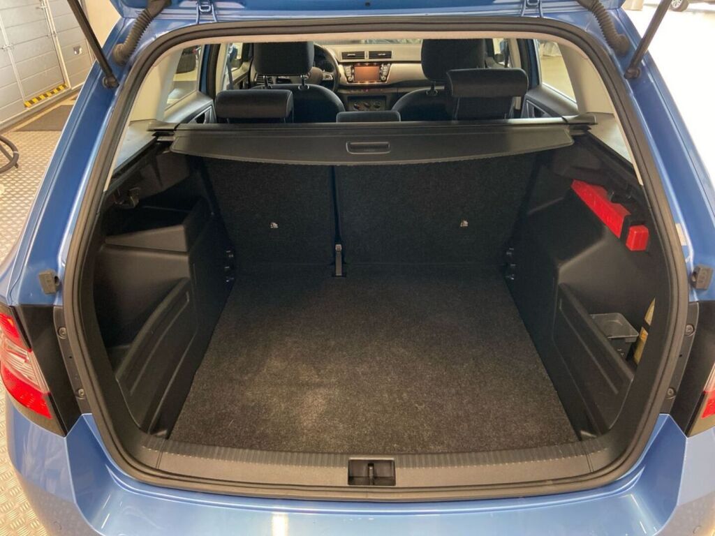 Skoda Fabia 2018 Sininen