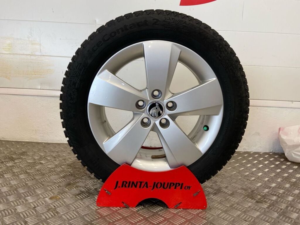 Skoda Fabia 2018 Sininen