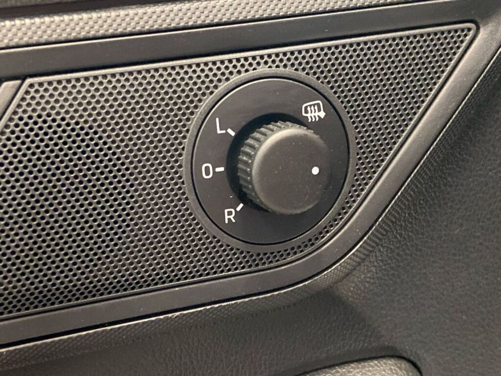 Skoda Fabia 2018 Sininen