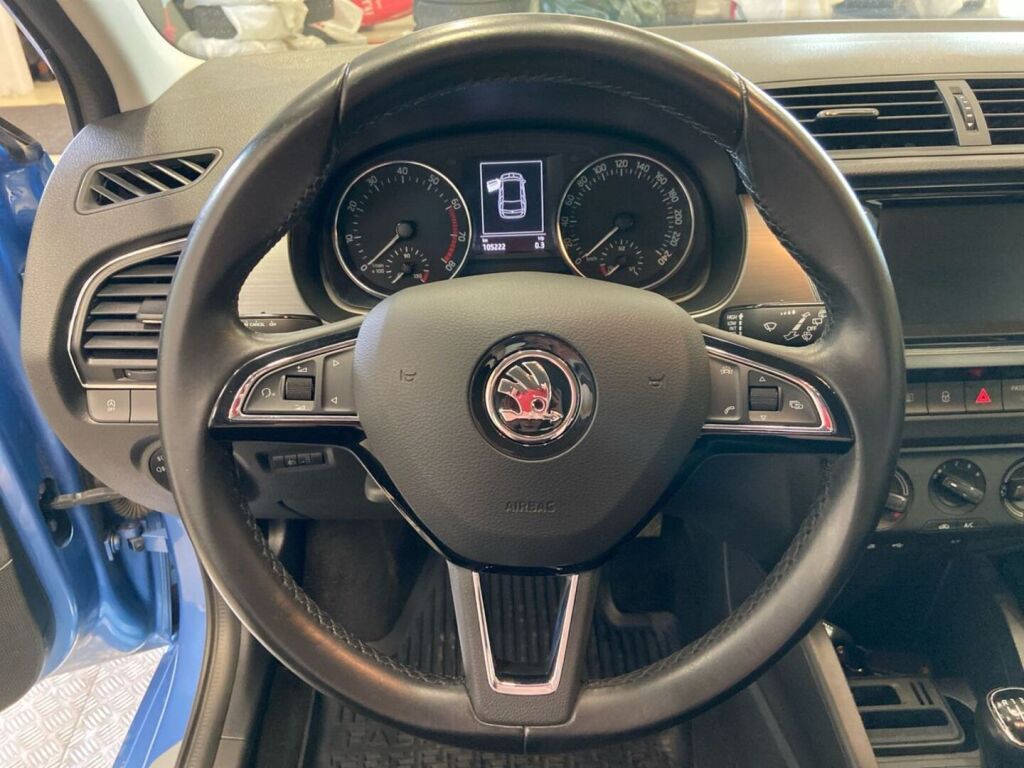 Skoda Fabia 2018 Sininen