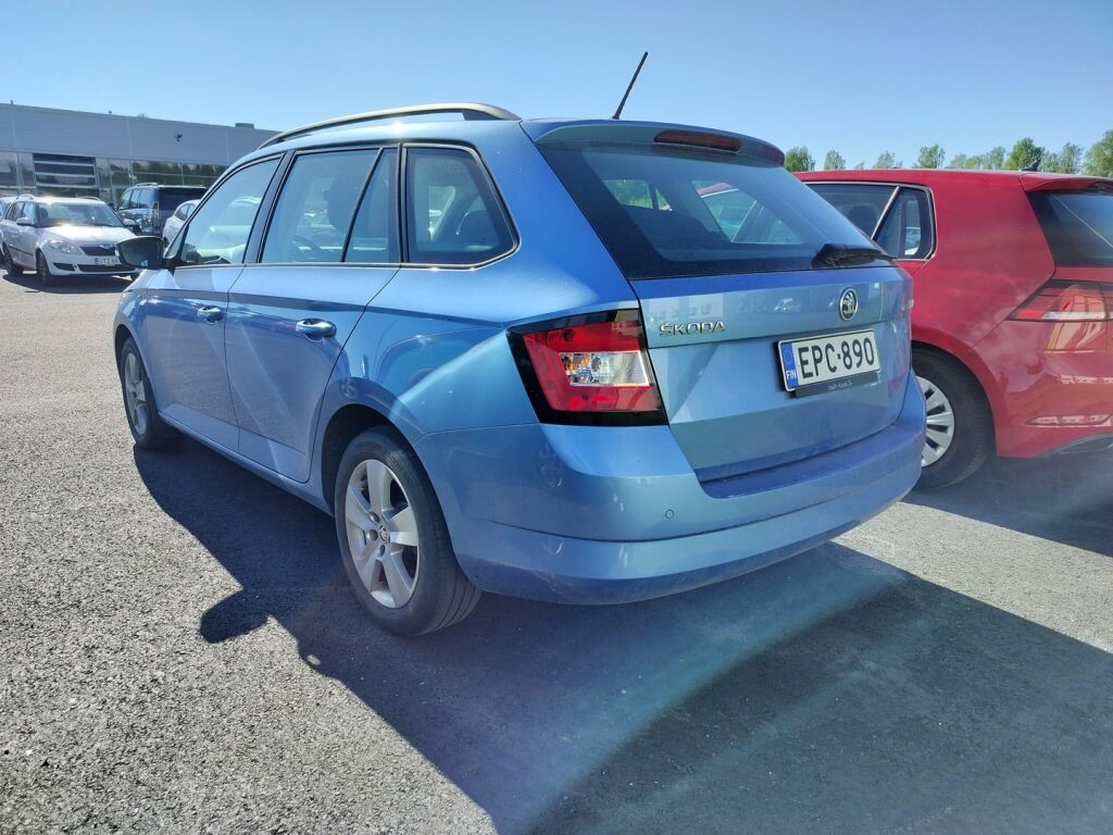 Skoda Fabia 2018 Sininen