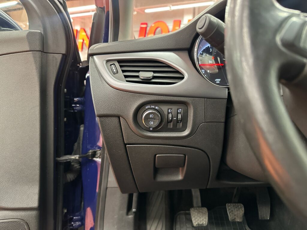 Opel Astra 2018 Sininen