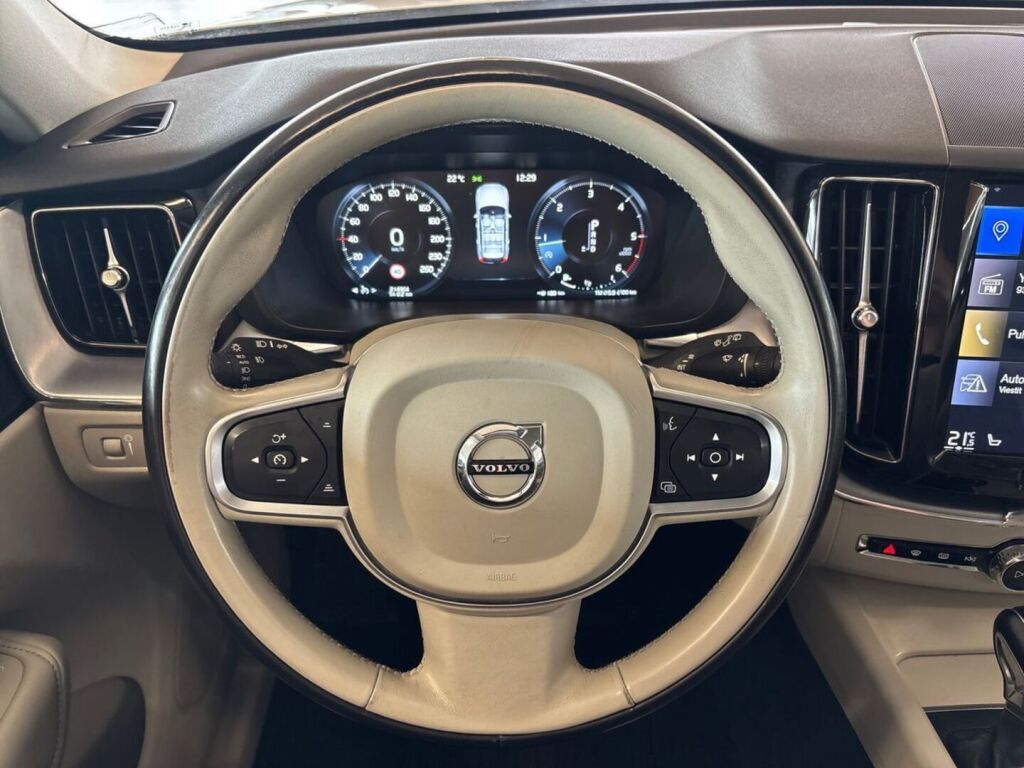 Volvo XC60 2018 Valkoinen