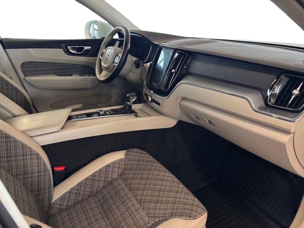 Volvo XC60 2018 Valkoinen