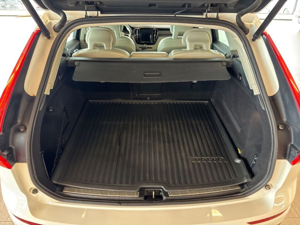 Volvo XC60 2018 Valkoinen