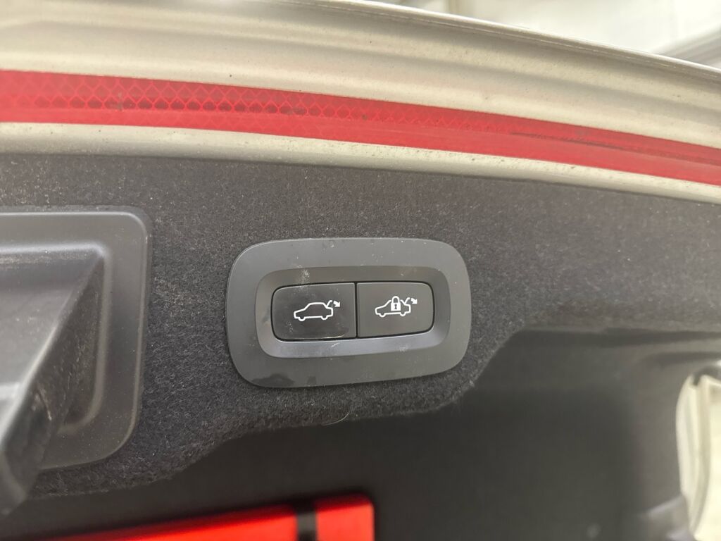 Volvo S90 2018 Harmaa