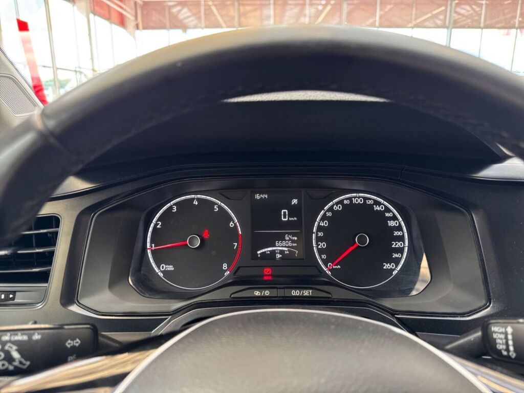Volkswagen Polo 2018 Musta