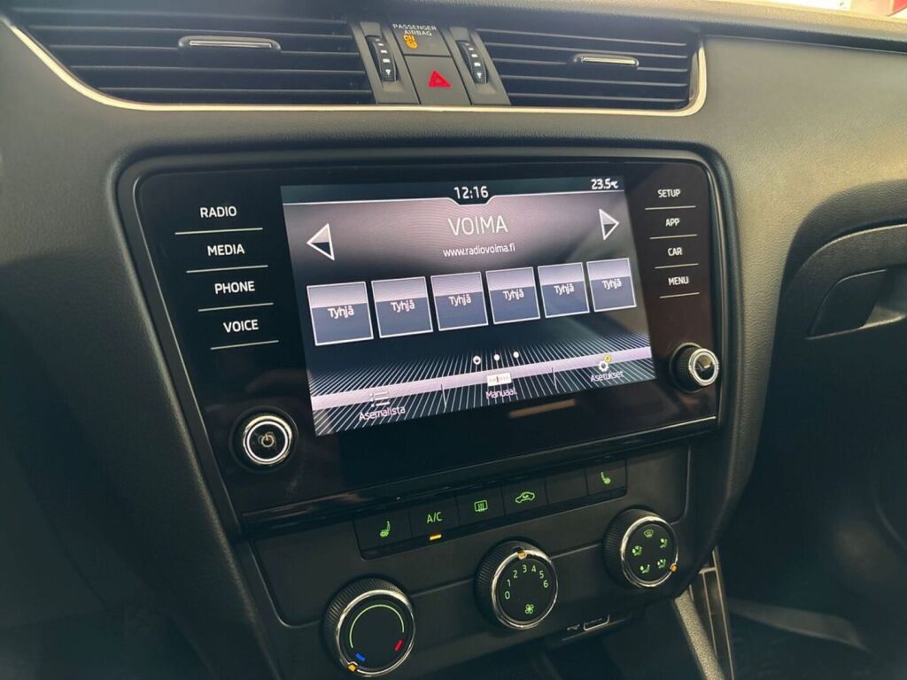 Skoda Octavia 2018 Ruskea (beige)